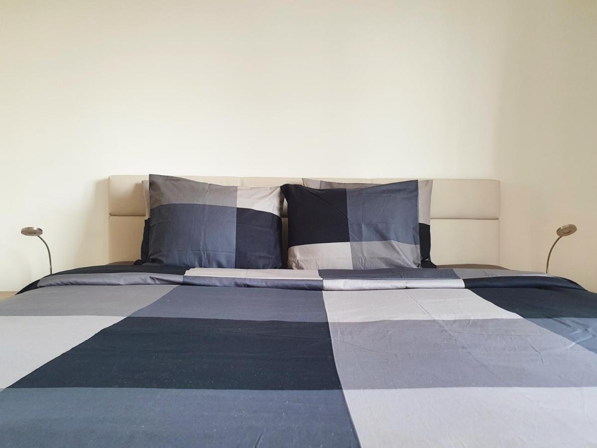 Near Lake Spacious & Furnished Beautiful Apartment Wien Eksteriør billede