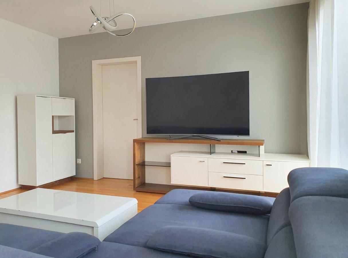 Near Lake Spacious & Furnished Beautiful Apartment Wien Eksteriør billede