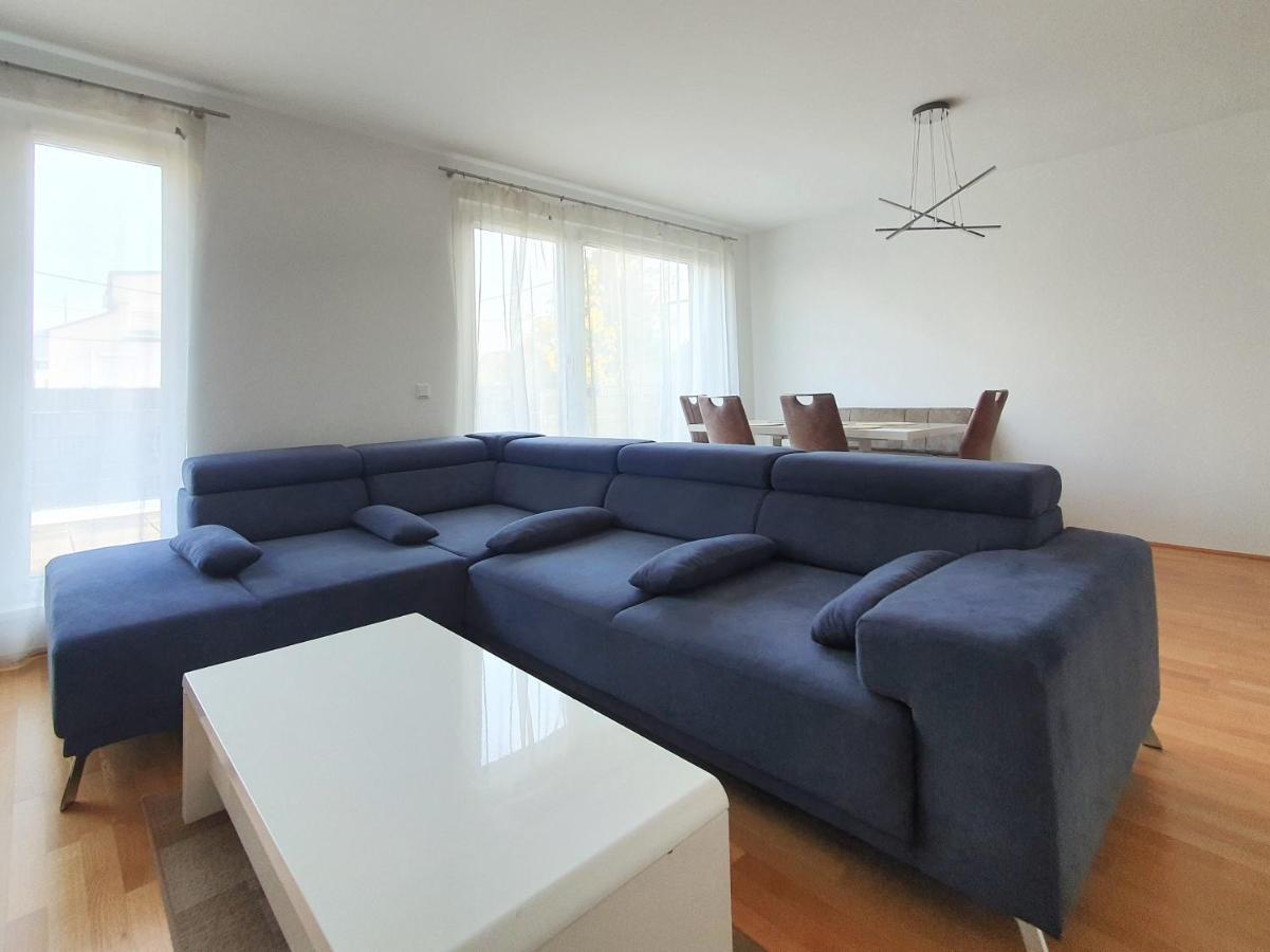 Near Lake Spacious & Furnished Beautiful Apartment Wien Eksteriør billede