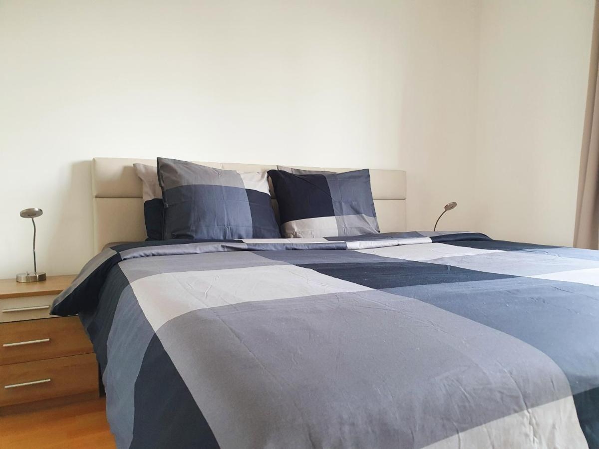 Near Lake Spacious & Furnished Beautiful Apartment Wien Eksteriør billede