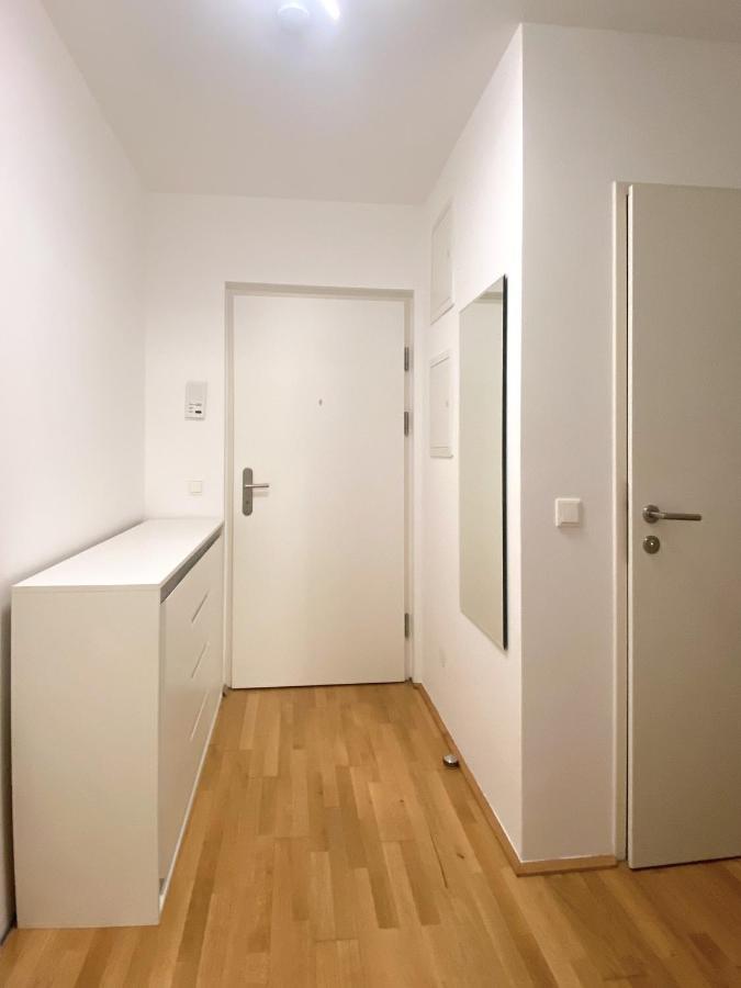 Near Lake Spacious & Furnished Beautiful Apartment Wien Eksteriør billede