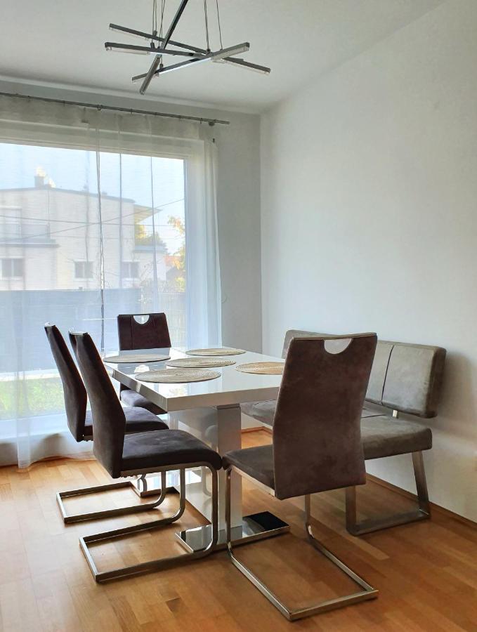 Near Lake Spacious & Furnished Beautiful Apartment Wien Eksteriør billede