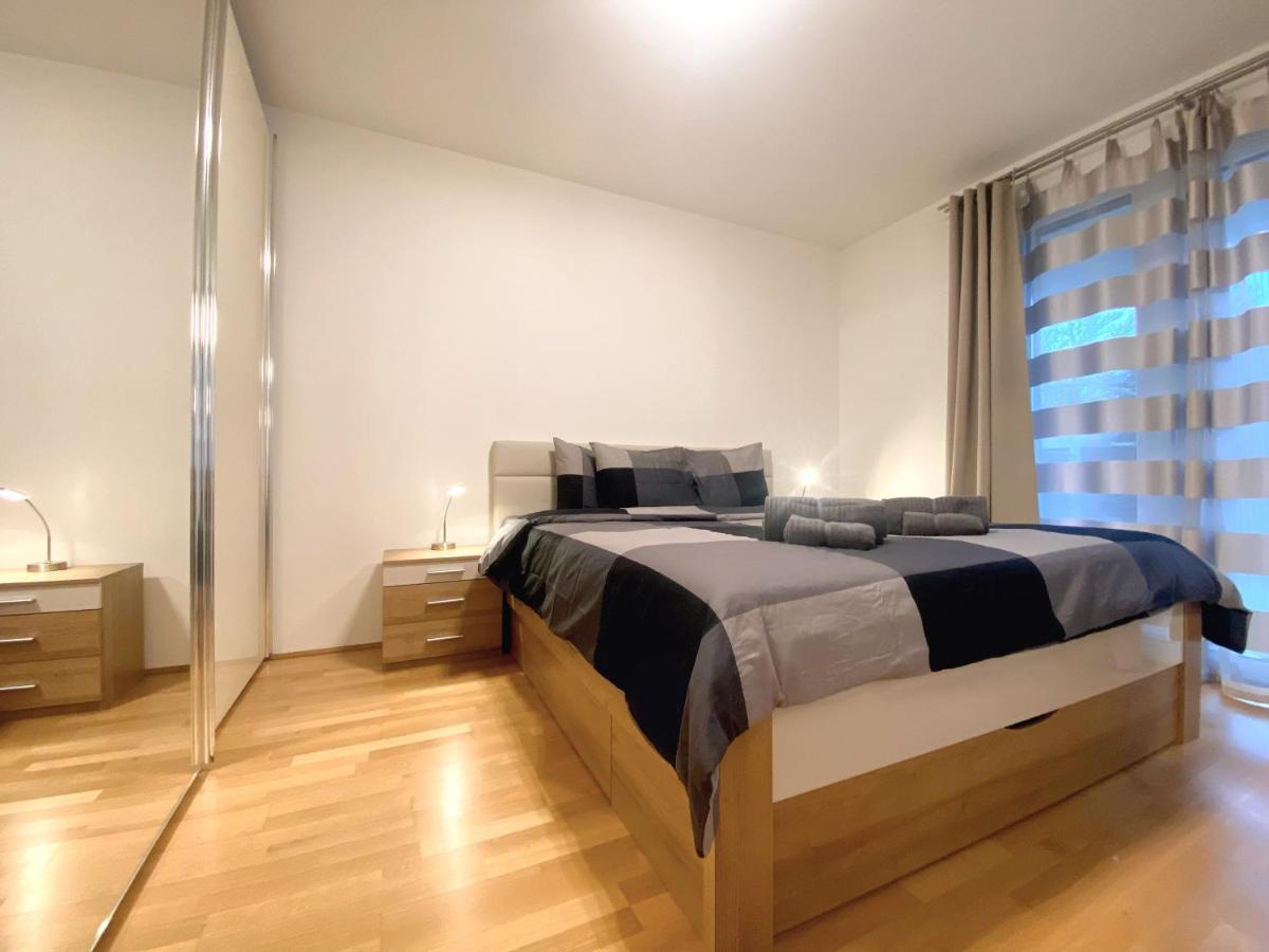 Near Lake Spacious & Furnished Beautiful Apartment Wien Eksteriør billede
